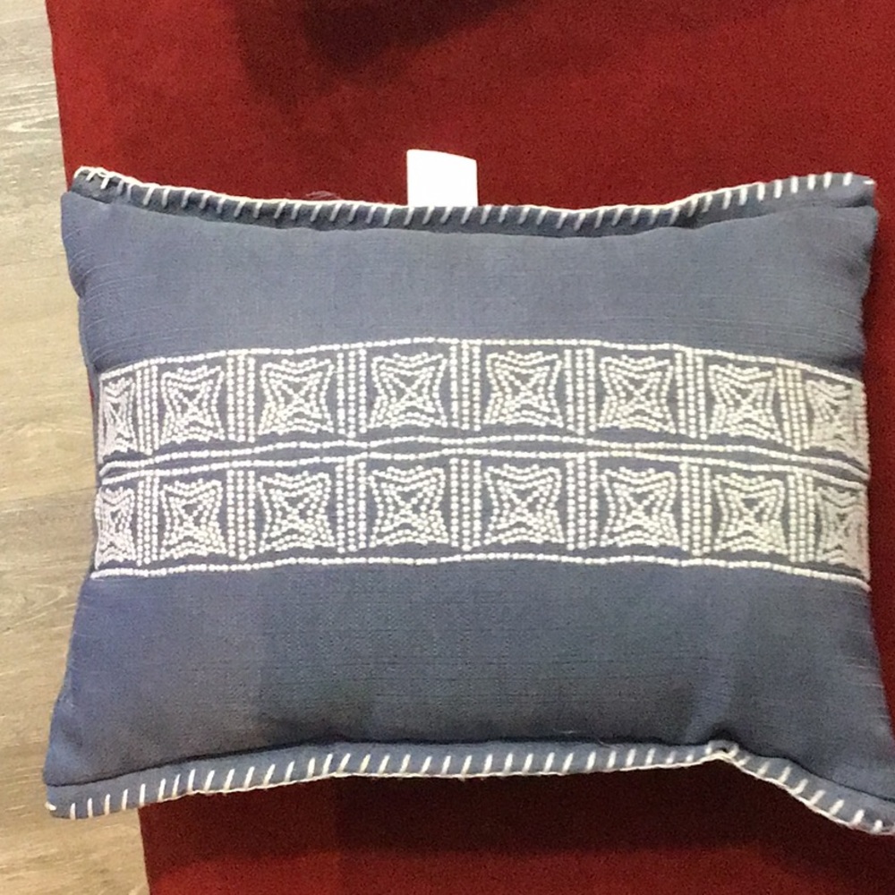 Accent pillow